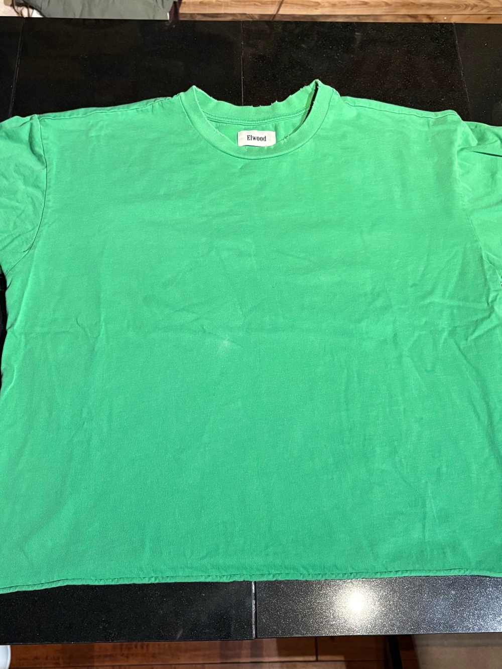 Elwood Basic Tee in Green Size Medium